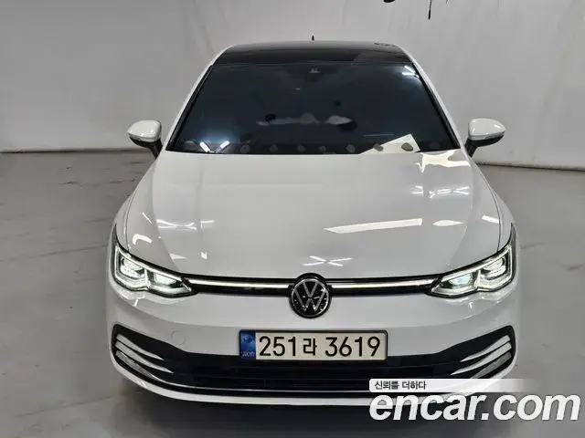 Volkswagen Golf, 2022