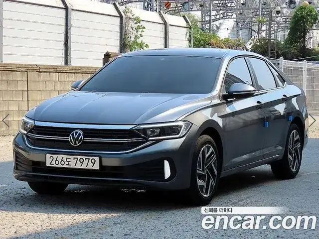 Volkswagen Jetta, 2023