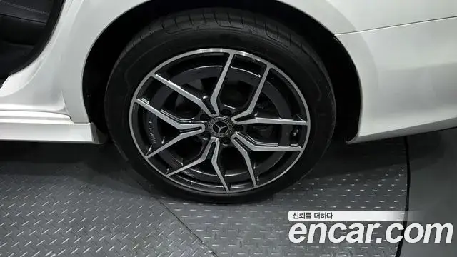 Mercedes-Benz E-Class, 2023