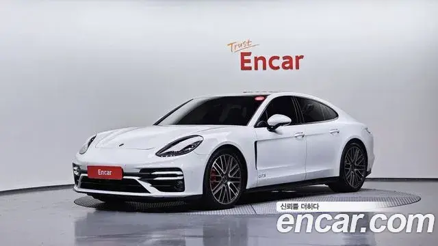 Porsche Panamera, 2022