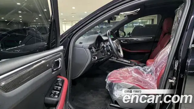 Porsche Macan, 2022