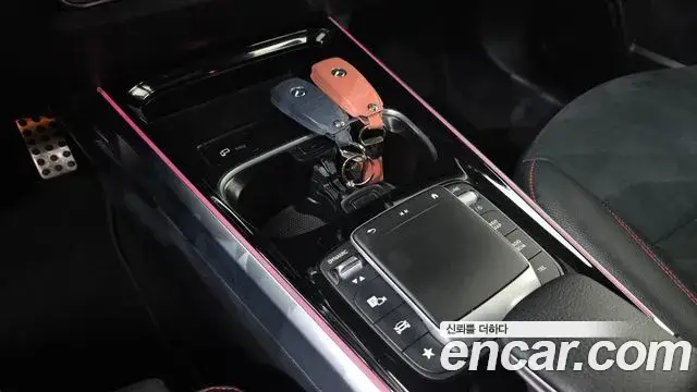 Mercedes-Benz GLB-Class, 2022