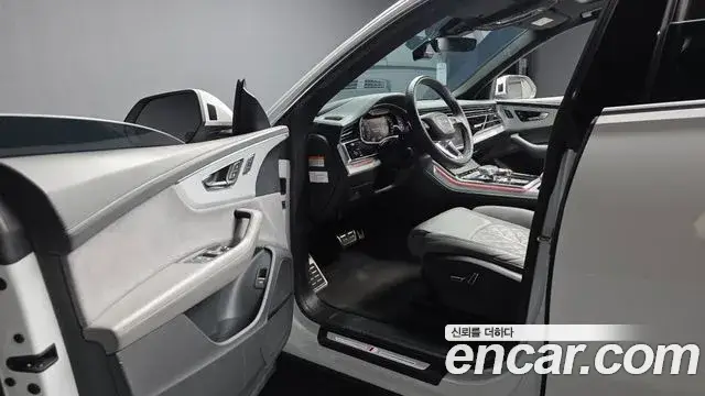 Audi Q8, 2022