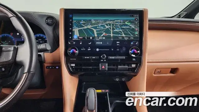 Toyota Alphard, 2024