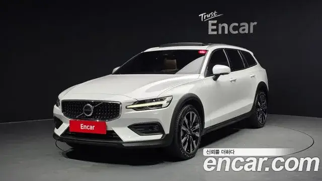 Volvo V60 Cross Country, 2022