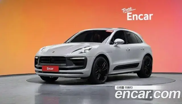 Porsche Macan, 2022