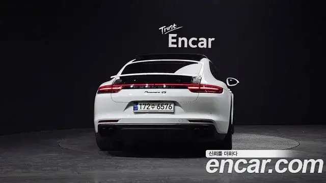 Porsche Panamera, 2020