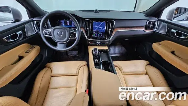 Volvo V60 Cross Country, 2024