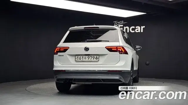 Volkswagen Tiguan, 2020