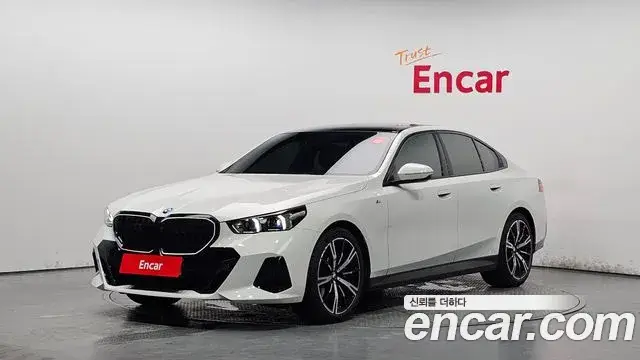 BMW 5 Series, 2025