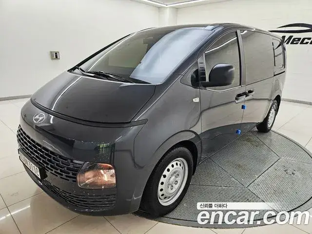Hyundai Staria, 2023
