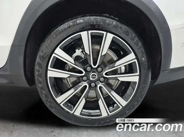 Volvo V60 Cross Country, 2024