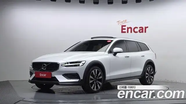 Volvo V60 Cross Country, 2021