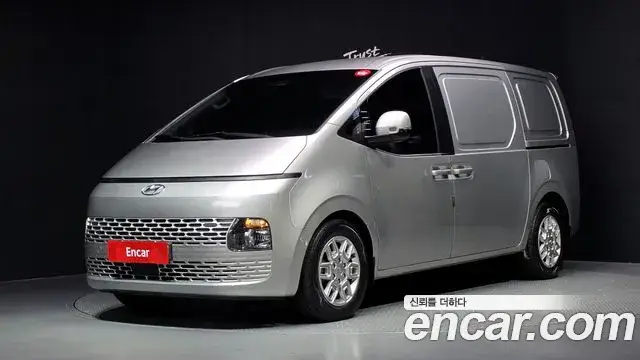 Hyundai Staria, 2022