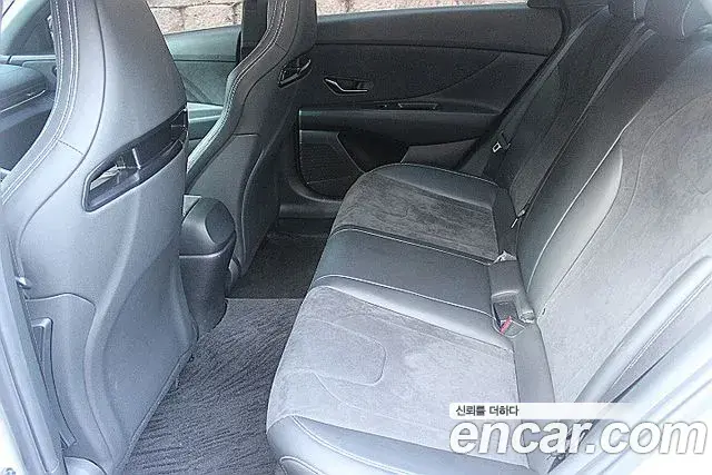 Hyundai The New Avante Hybrid 2021 — Photo 6/20