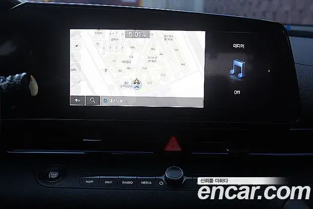 Hyundai The New Avante Hybrid 2021 — Photo 18/20