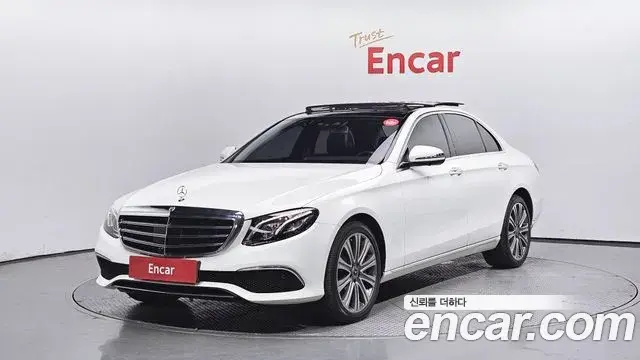 Mercedes-Benz E-Class 2019 — Фото 1/20