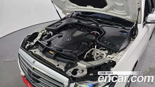 Mercedes-Benz E-Class 2019 — Фото 6/20