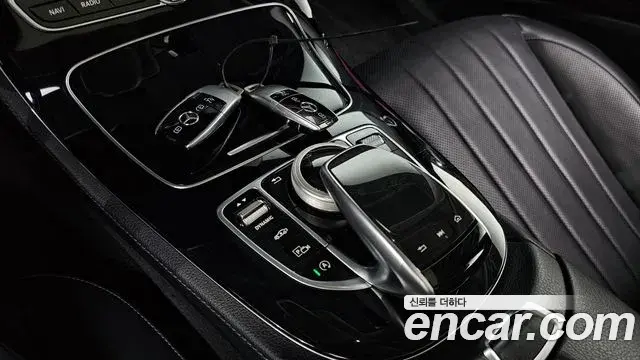 Mercedes-Benz E-Class 2019 — Фото 18/20