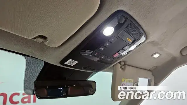 Kia Carnival 2022 — Фото 18/20