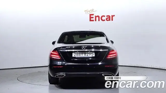 Mercedes-Benz E-Class 2019 — ფოტო 1/20