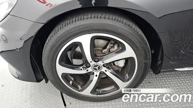 Mercedes-Benz E-Class 2019 — ფოტო 12/20