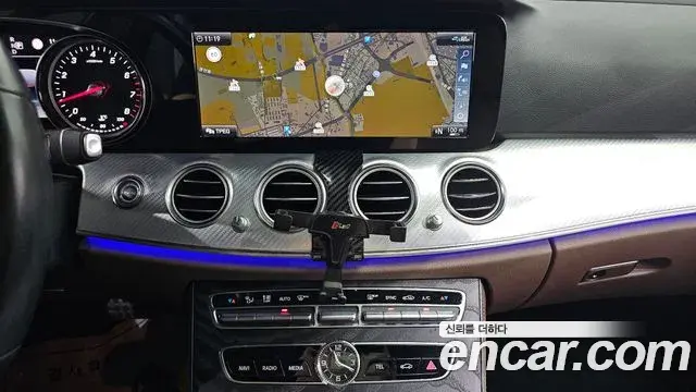 Mercedes-Benz E-Class 2019 — ფოტო 2/20