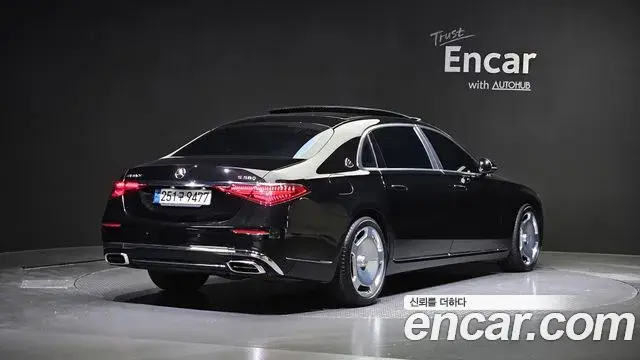 Mercedes-Benz S-Class 2022 — Photo 18/20