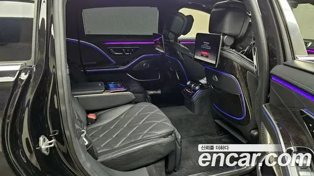 Mercedes-Benz S-Class 2022 — Photo 17/20