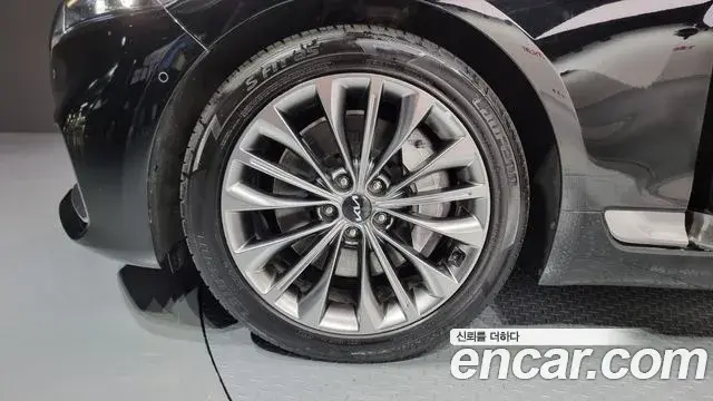 Kia The K9 2022 — ფოტო 7/20