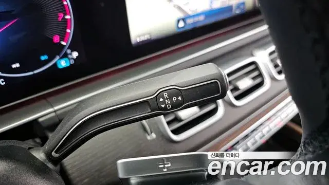 Mercedes-Benz GLE-Class 2023 — Şəkil 18/20