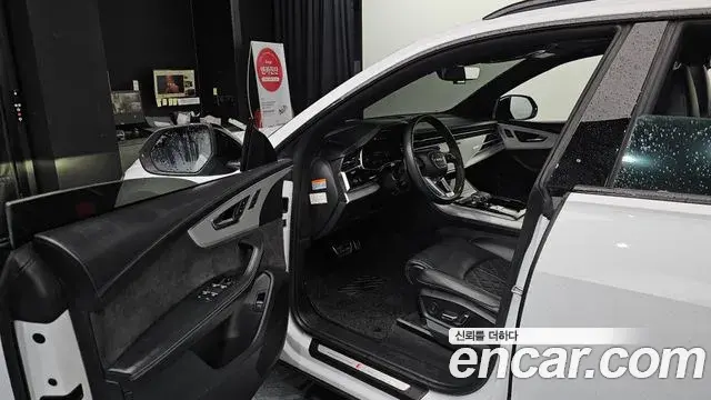 Audi Q8 2021 — ფოტო 16/20