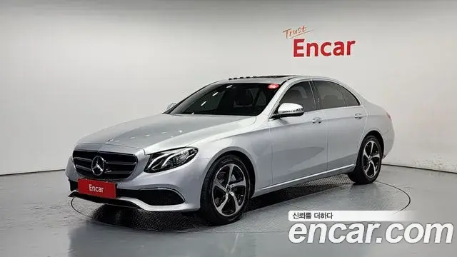 Mercedes-Benz E-Class 2019 — Photo 19/20