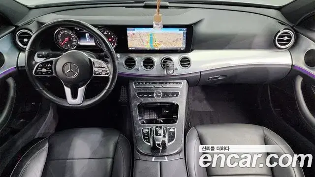 Mercedes-Benz E-Class 2019 — Photo 16/20