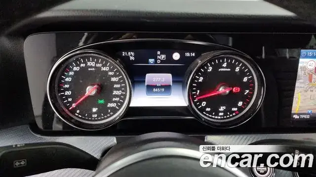 Mercedes-Benz E-Class 2019 — Photo 3/20