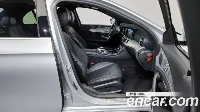 Mercedes-Benz E-Class 2019 — Photo 20/20