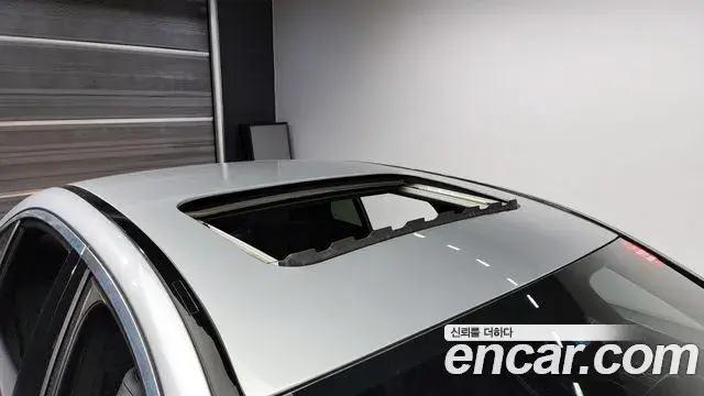 Mercedes-Benz E-Class 2019 — Photo 15/20