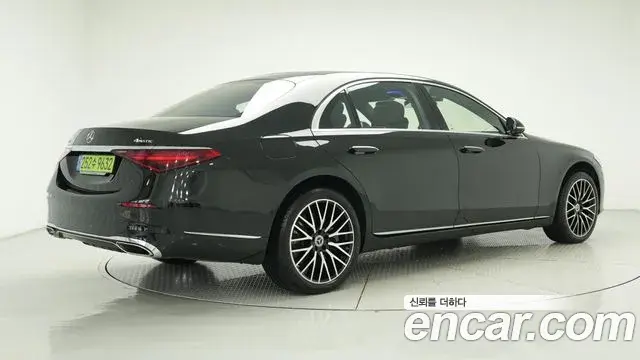 Mercedes-Benz S-Class 2024 — ფოტო 18/20