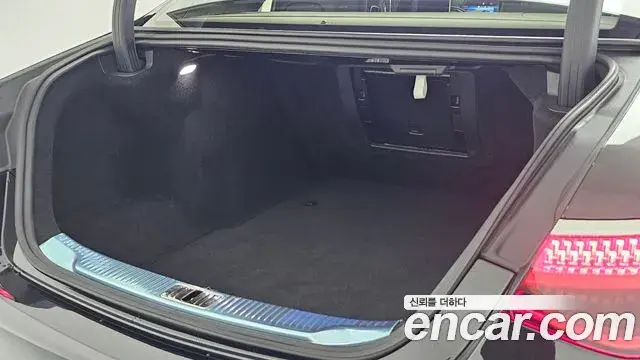 Mercedes-Benz S-Class 2024 — ფოტო 16/20