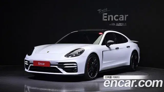 Porsche Panamera 2021 — Фото 1/20