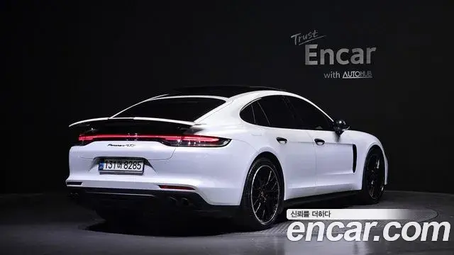 Porsche Panamera 2021 — Фото 2/20