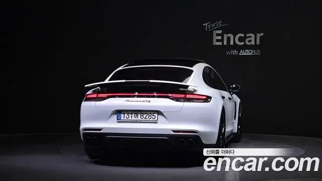 Porsche Panamera 2021 — Фото 4/20