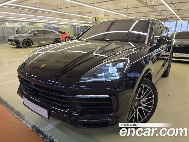 Porsche Cayenne 2020 — ფოტო 2/20