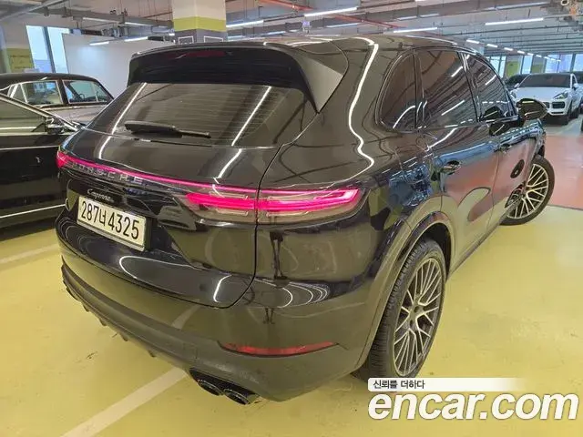 Porsche Cayenne 2020 — ფოტო 19/20