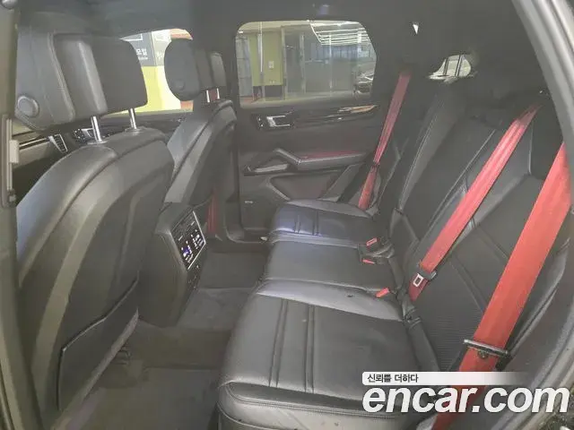 Porsche Cayenne 2020 — ფოტო 11/20