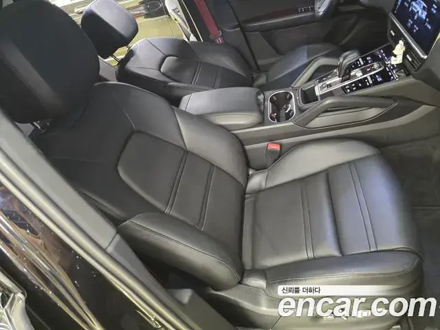 Porsche Cayenne 2020 — ფოტო 12/20