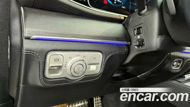 Mercedes-Benz GLS-Class 2021 — Photo 4/20