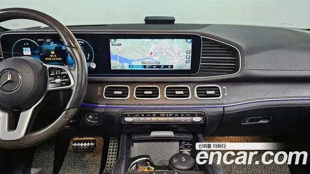 Mercedes-Benz GLS-Class 2021 — Photo 19/20