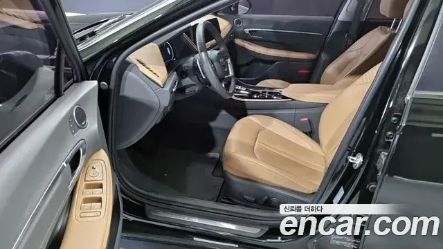 Hyundai Sonata Hybrid 2020 — Photo 3/18