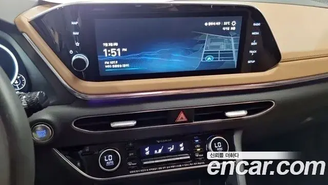 Hyundai Sonata Hybrid 2020 — Photo 17/18